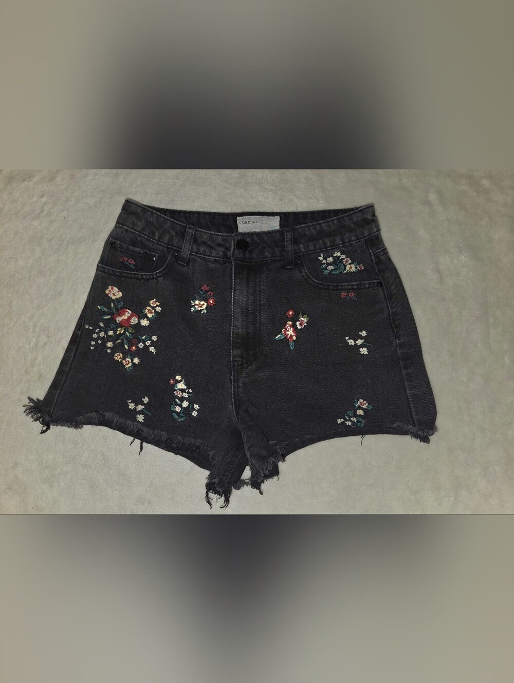 Ban Jara Black Denim Floral Embroidered Short High Rise Size 7/27 Boho